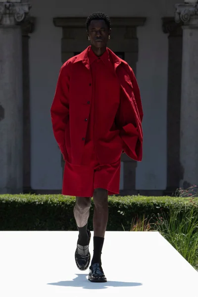 Look 14